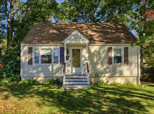 82 Campbell Dr, Lowell, MA 01851