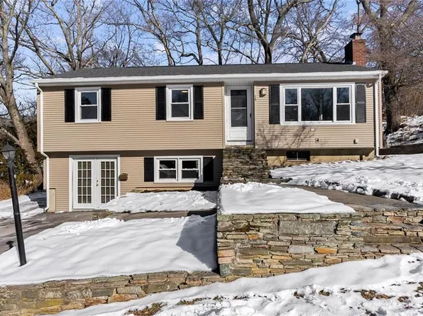 14 Rosella St, Coventry, RI 02816