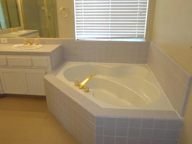 5551 W Menlo Ave — Photo 16