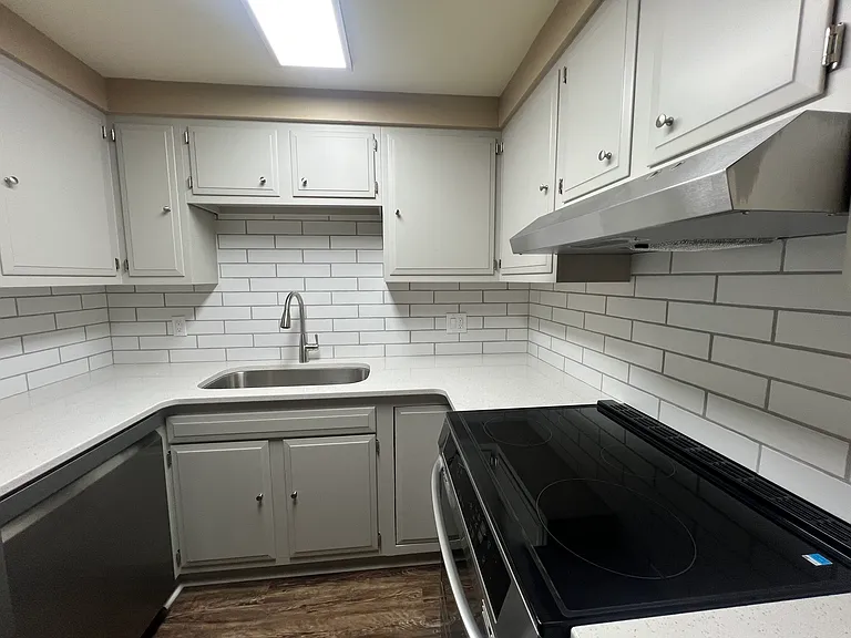 1211 Highland Ave #201 — Photo 7