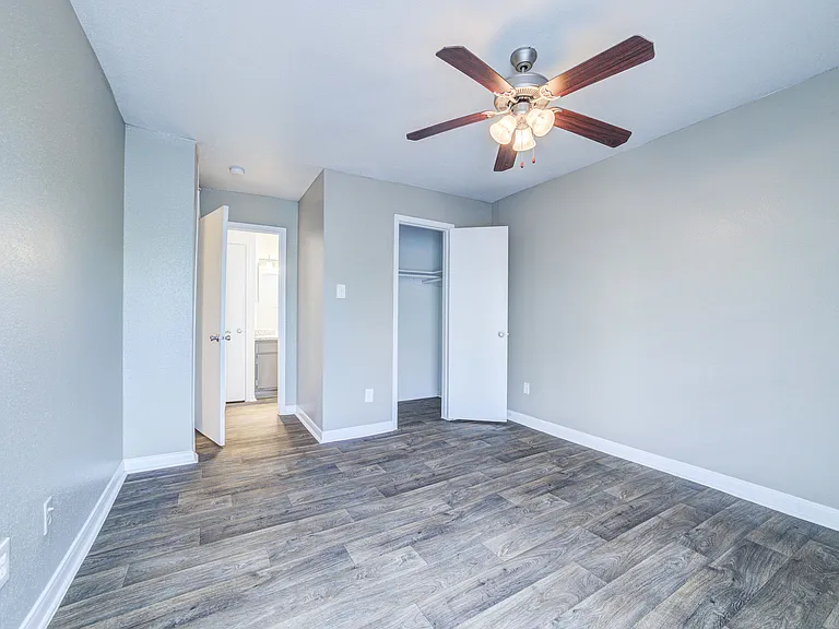 Ashford_Westchase_Room2