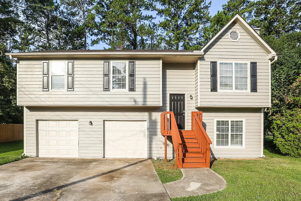 4 bed, 3.0 bath, 1730 sqft, $2,040 — Photo 1