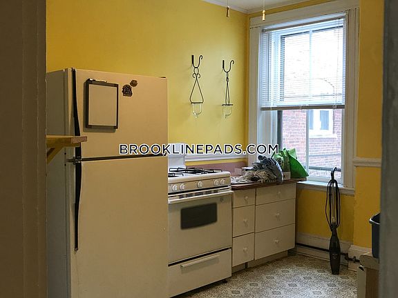 4th image of 26 Parkway Road # Second Floor