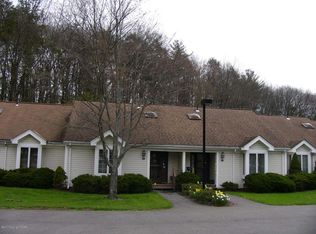 59 Village Dr, Stroudsburg, PA 18360