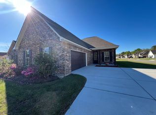 9922 Stratford Dr, Denham Springs, LA 70726