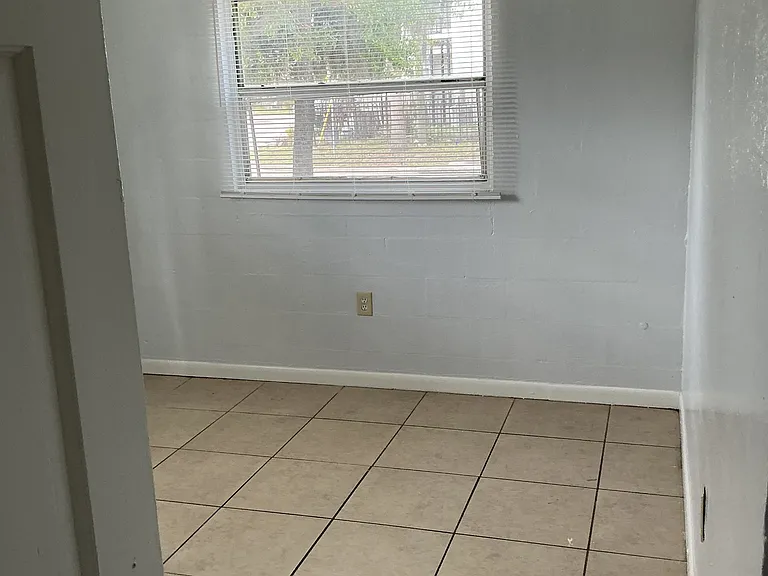 621 W South St #1 — Photo 13
