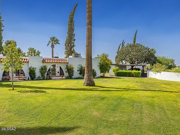 3rd image of 701 W Las Lomitas Rd