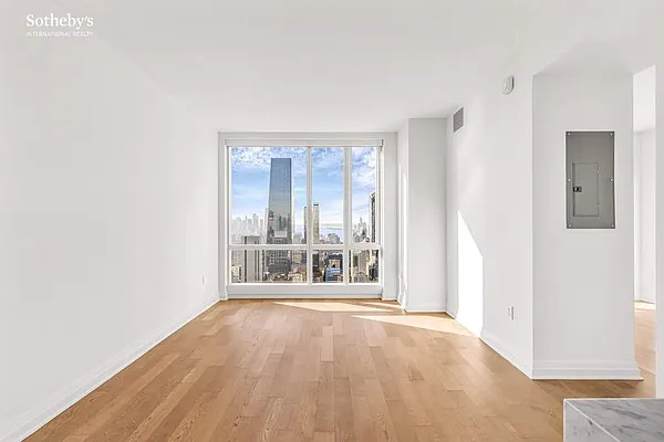 Rented by Sotheby's International Realty | media 11