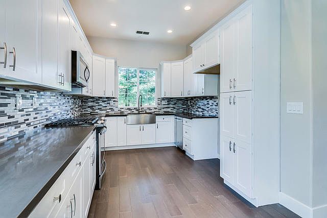 1st image of 1716 Fontenay Way