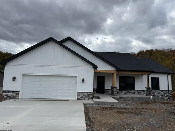 200 Frisco Ln, Bridgeport, WV 26330
