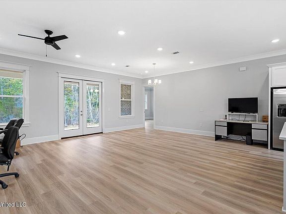 5th image of 12229 Savannah Cir