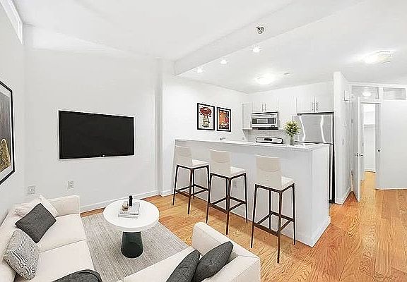 4th image of 30 W 18th St APT 19B