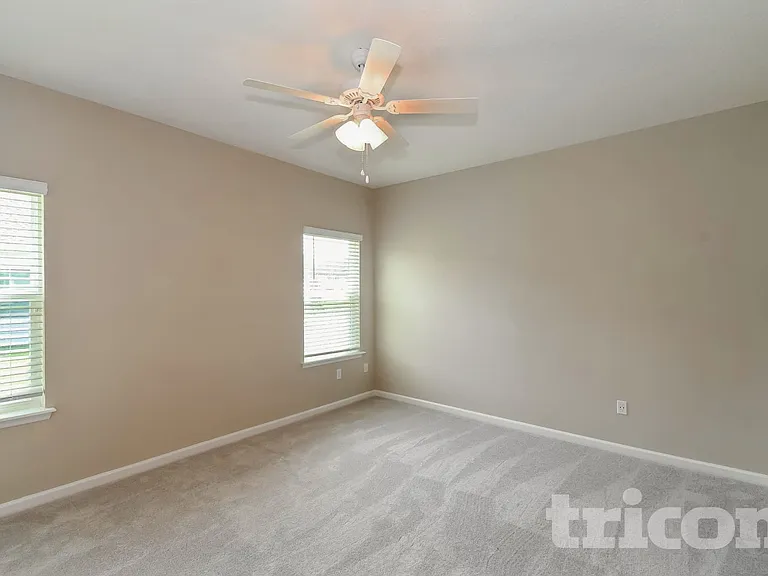 10226 Pavnes Creek Dr — Photo 7
