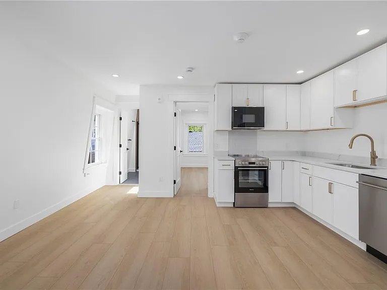 4 Melrose St #4 — Photo 6