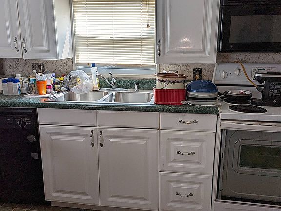2nd image of 135 W Piedmont Ave