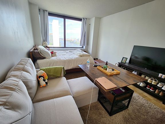 2nd image of 415 E 37th St APT 33H
