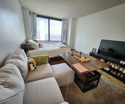 Rented by Yoram Adin, LREB | media 7