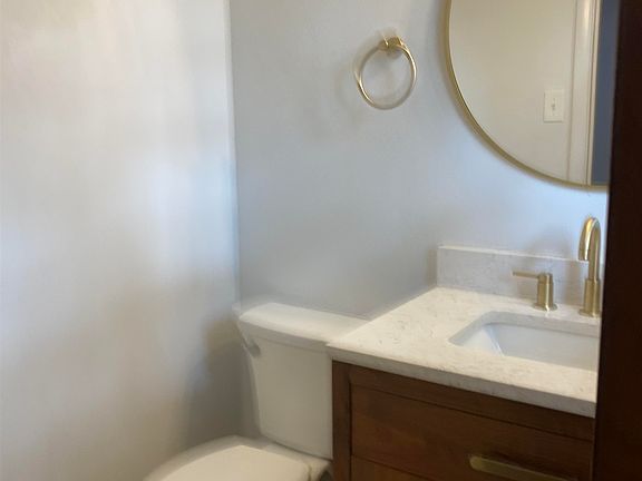 3rd image of 105 Santa Fe Trl