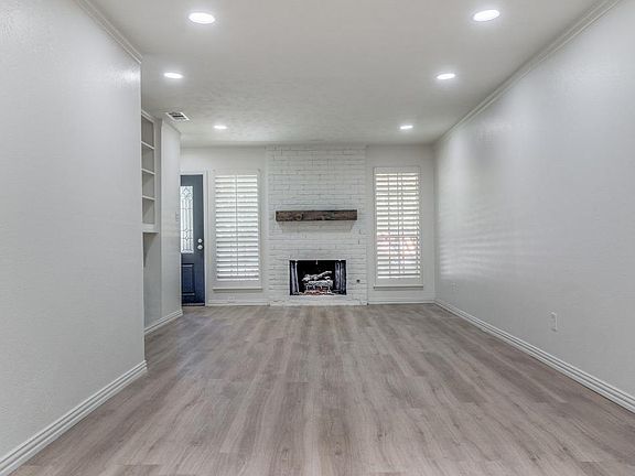 Gas fireplace