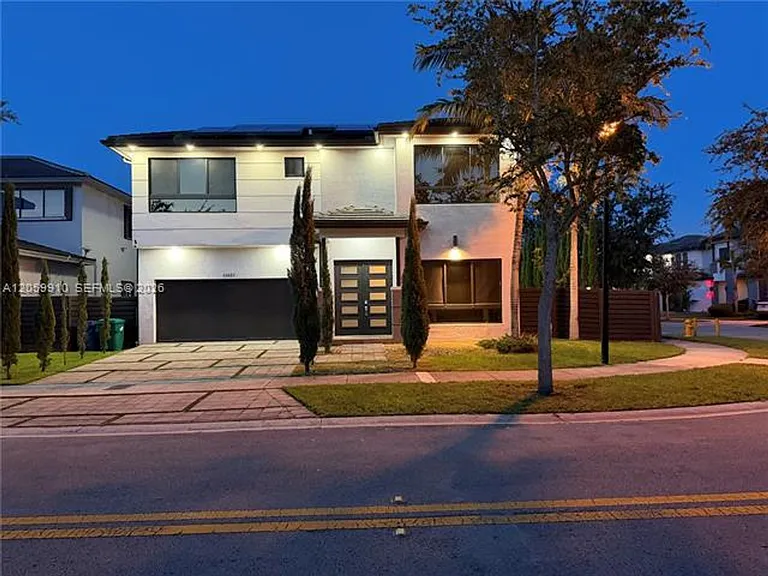 13661 SW 160th Ct #13661 — Photo 3