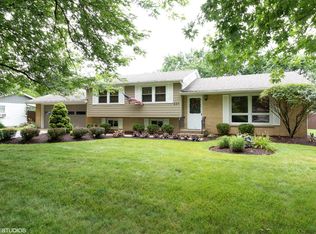 207 Roberts Rd, New Lenox, IL 60451