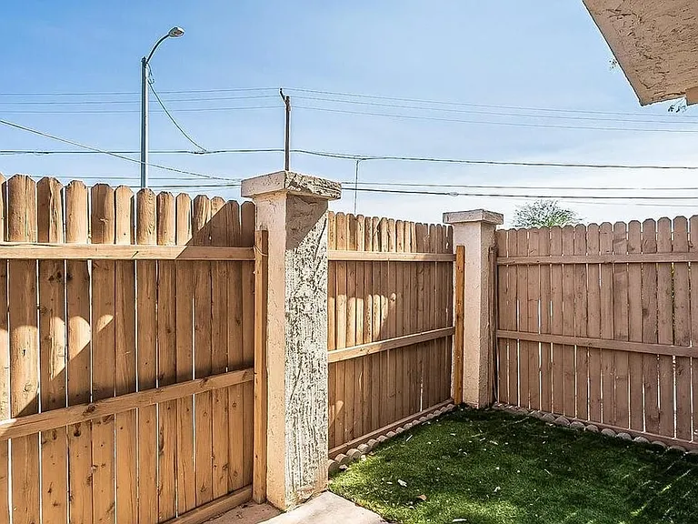 8805 N 12th Pl — Photo 29