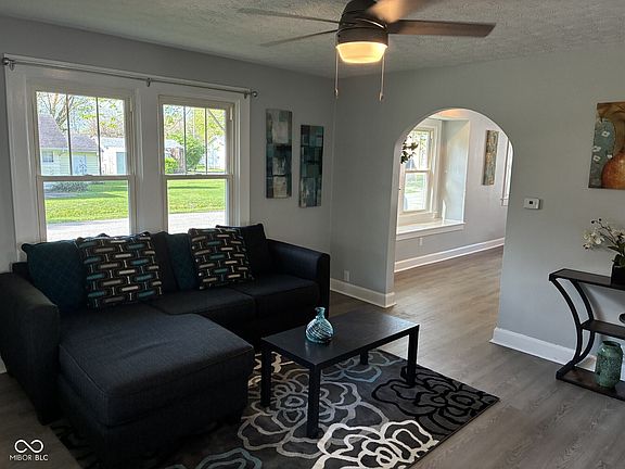 3rd image of 306 Bishop Ave