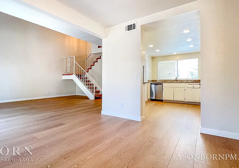 1815 Tipperary Ln — Photo 7