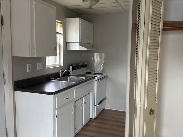 250 Brennan St #E, Manchester, NH 03109