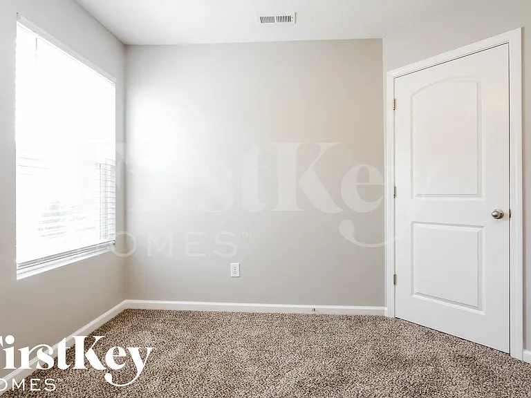 15526 Farmland Ct — Photo 14