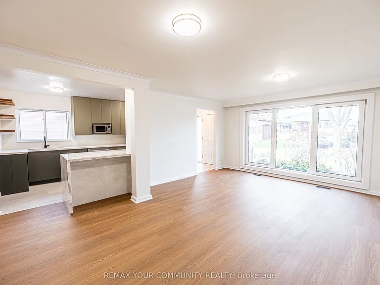 57 Apted Ave #UPPER — Photo 3