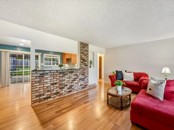 11070 Brunswick Dr, Grass Valley, CA 95945