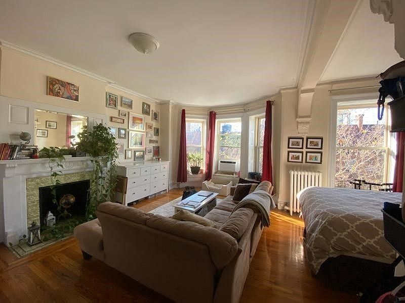 2nd image of 837 Carroll St APT 4A