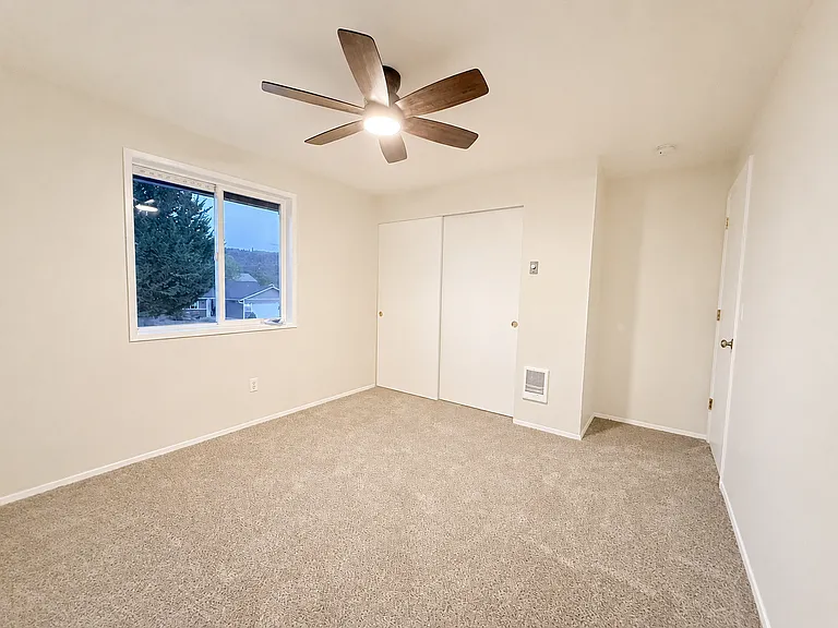 275 Hillshire Dr — Photo 15