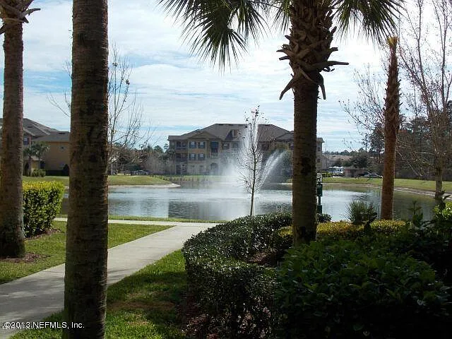 2 bed, 2.0 bath, 1225 sqft, $1,525 — Photo 2