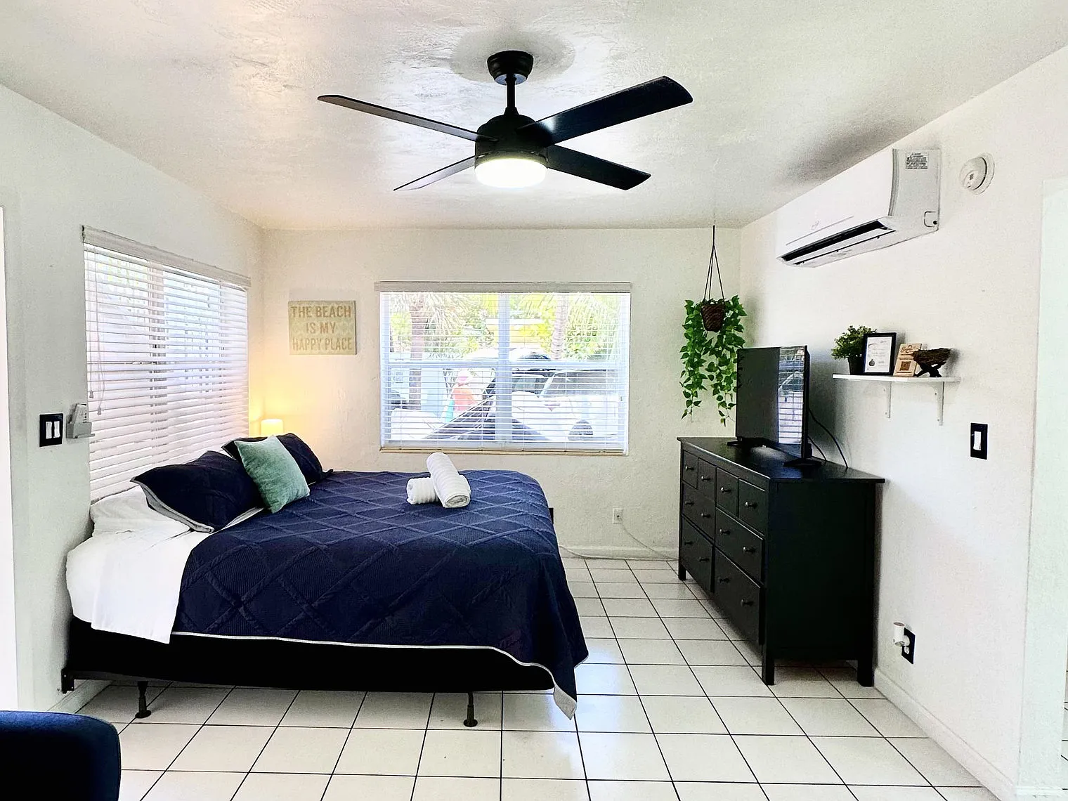 1 bed, 2.0 bath, 592 sqft, $3,234 — Photo 2