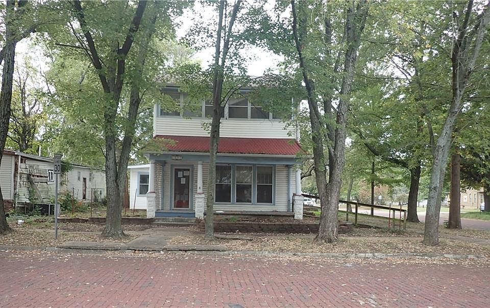 1st image of 202 S Crawford St