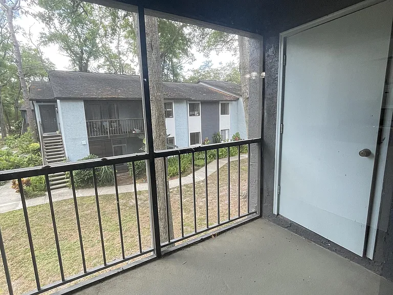 202 Riverbend Dr #201 — Photo 12