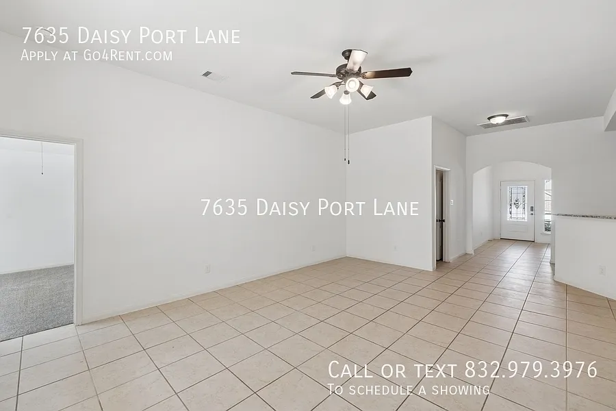 7635 Daisy Port Lane — Photo 2