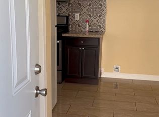 19839 Strathern St #2, Winnetka, CA 91306