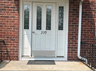 239 N Middletown Rd APT A, Pearl River, NY 10965