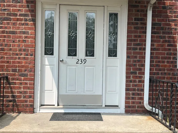 239 N Middletown Road #A, Pearl River, NY 10965