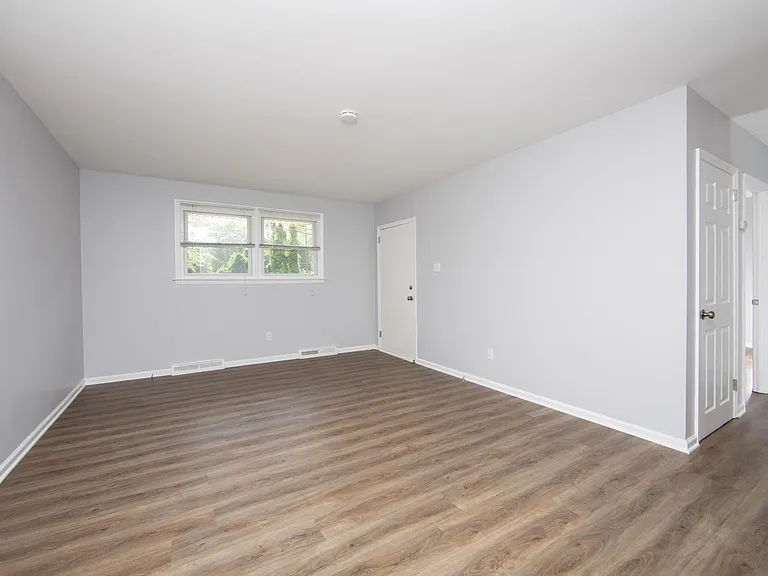 299 Locust Ave #1 — Photo 5