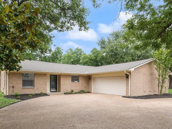 2697 Poplar Dr, Flower Mound, TX 75028