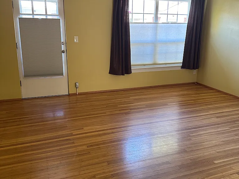 Front/Main room