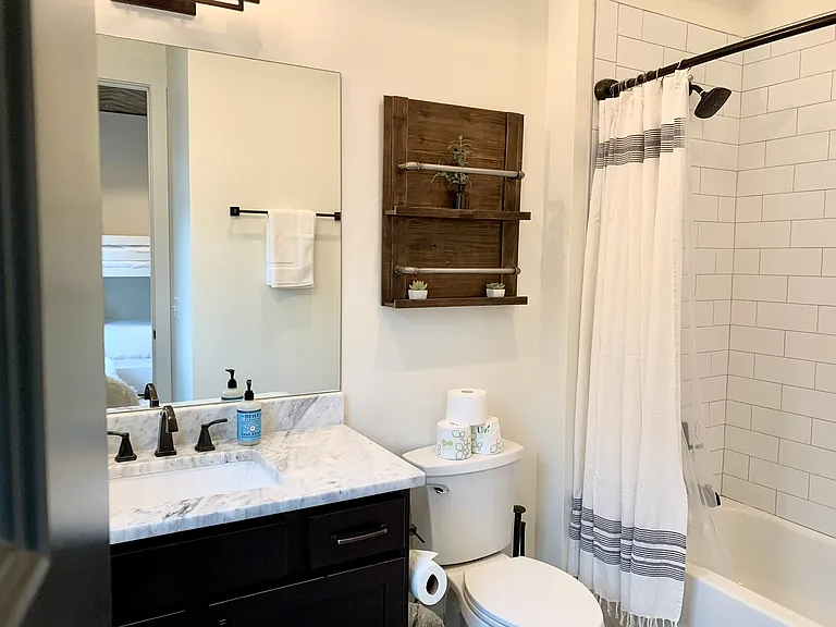 1027 E Trinity Ln — Photo 48