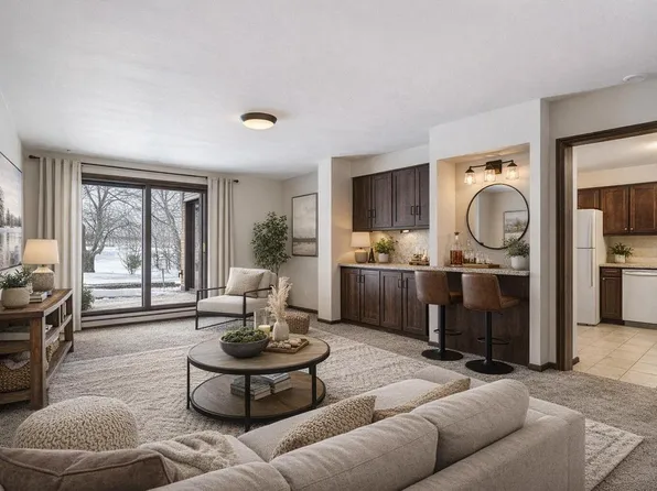 5200 S Tuckaway BOULEVARD #107A, Greenfield, WI 53221
