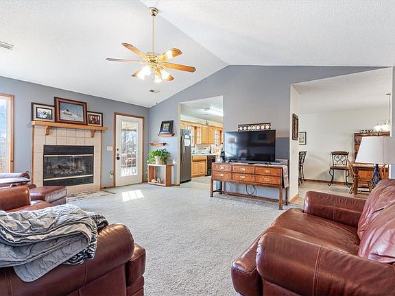 4th image of 9542 Lori Ln