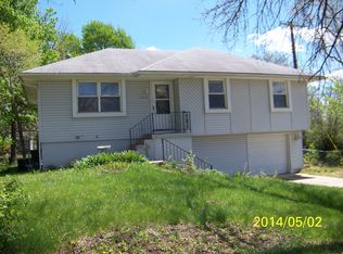 11923 Food Ln, Grandview, MO 64030