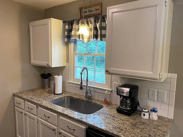 103 Wyeth Ln — Photo 11